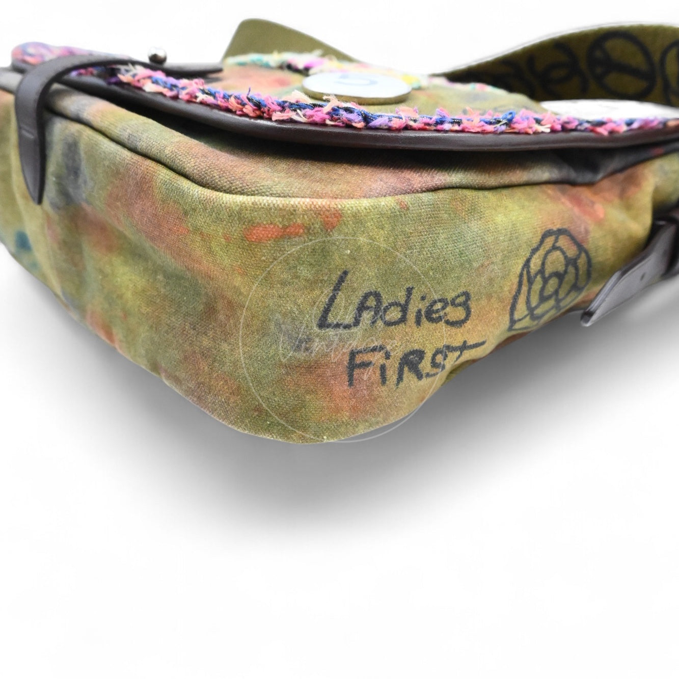 [Pre-owned] Chanel Graffiti Canvas On The Pavements Green Series 20 Messenger Bag
