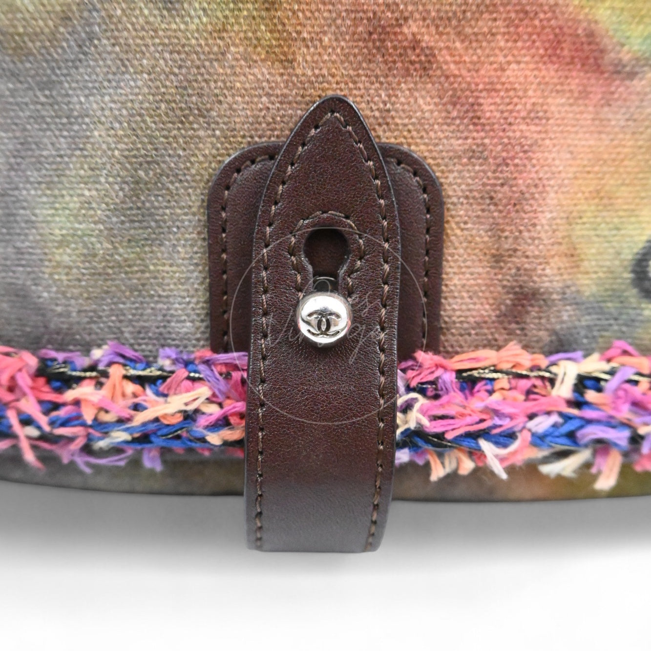 [Pre-owned] Chanel Graffiti Canvas On The Pavements Green Series 20 Messenger Bag
