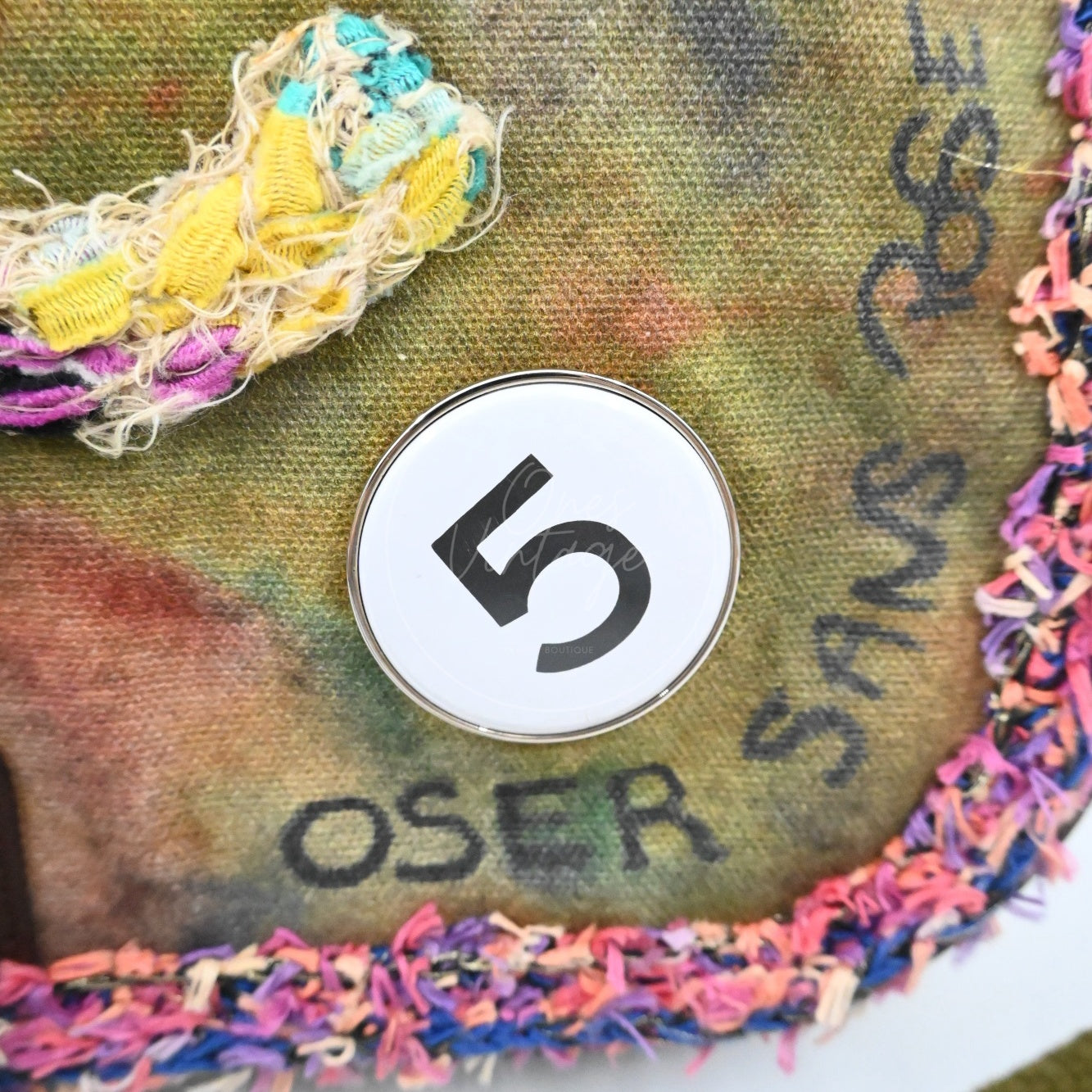 [Pre-owned] Chanel Graffiti Canvas On The Pavements Green Series 20 Messenger Bag