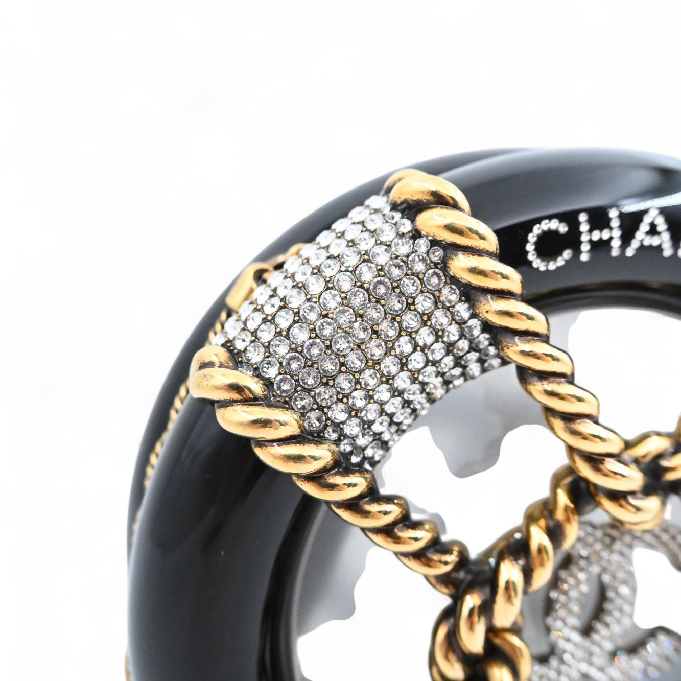 [Pre-owned] Chanel Rescue Wheel Black Resin GHW Series 25 Minaudiere Evening Bag