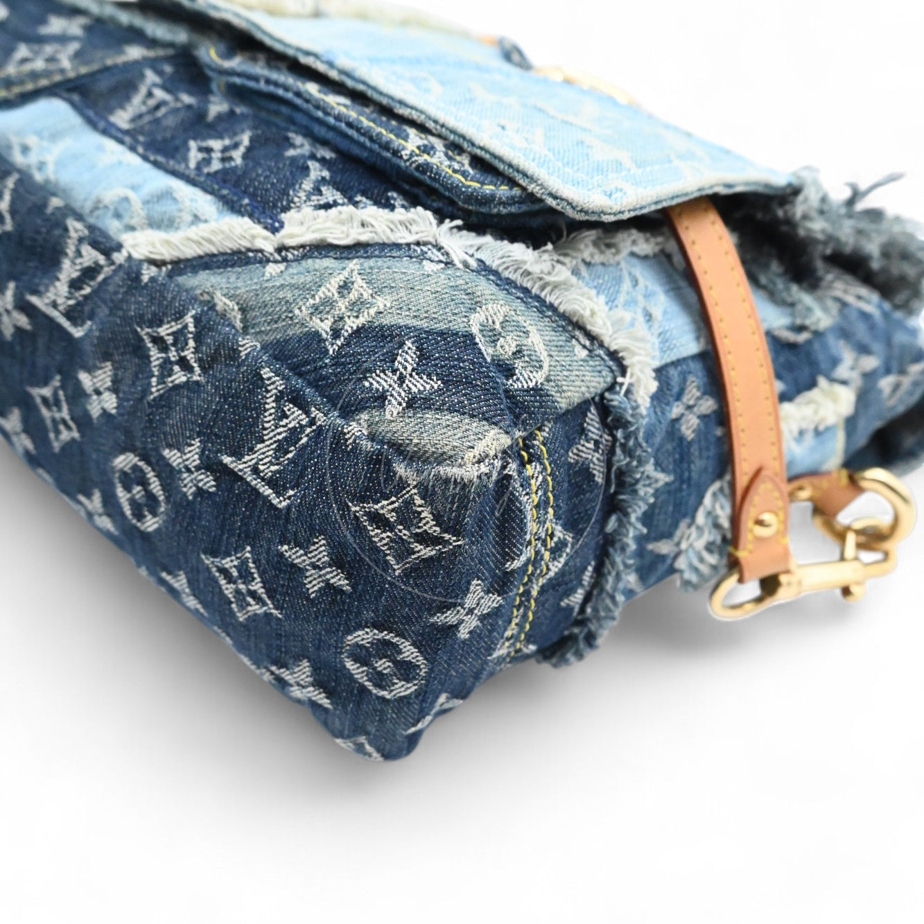 [Pre-owned] Louis Vuitton M95374 Monogram Denim Posty Patchwork Shoulder Bag