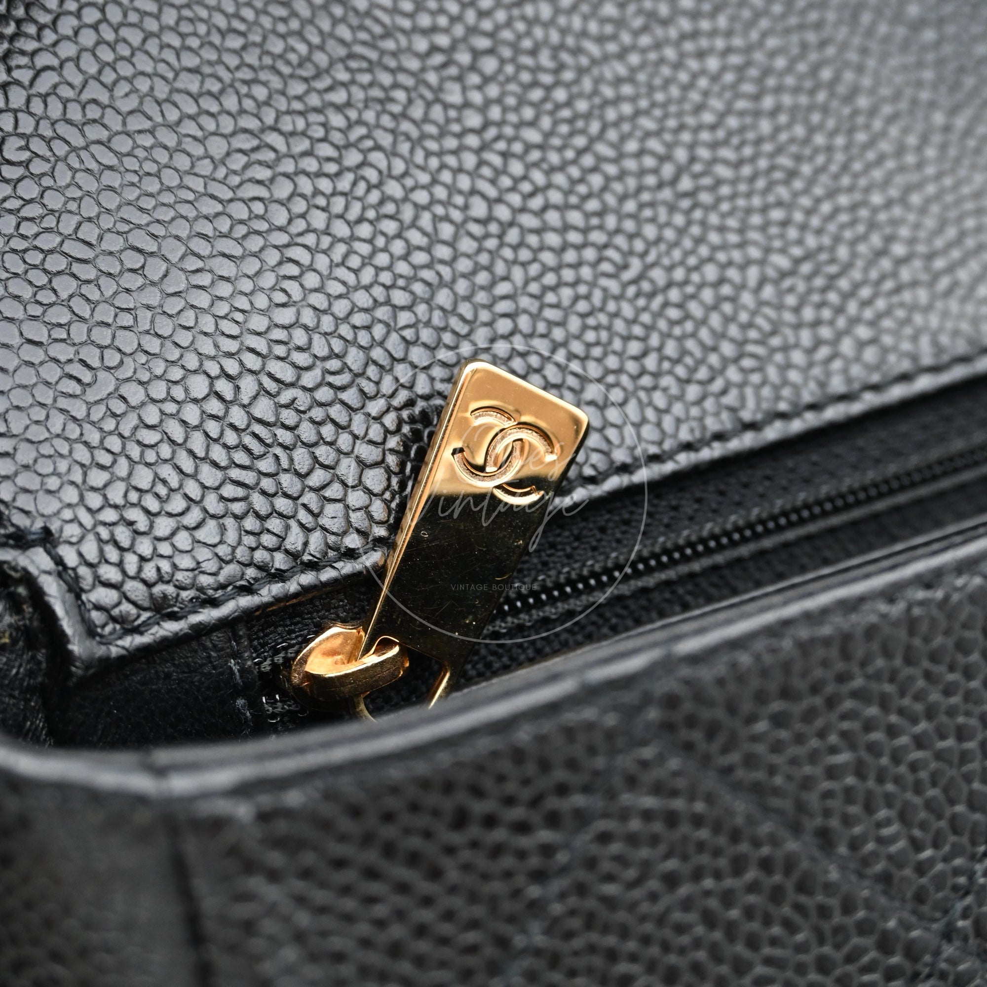 [Pre-owned] Chanel So Black Caviar Shoulder Bag