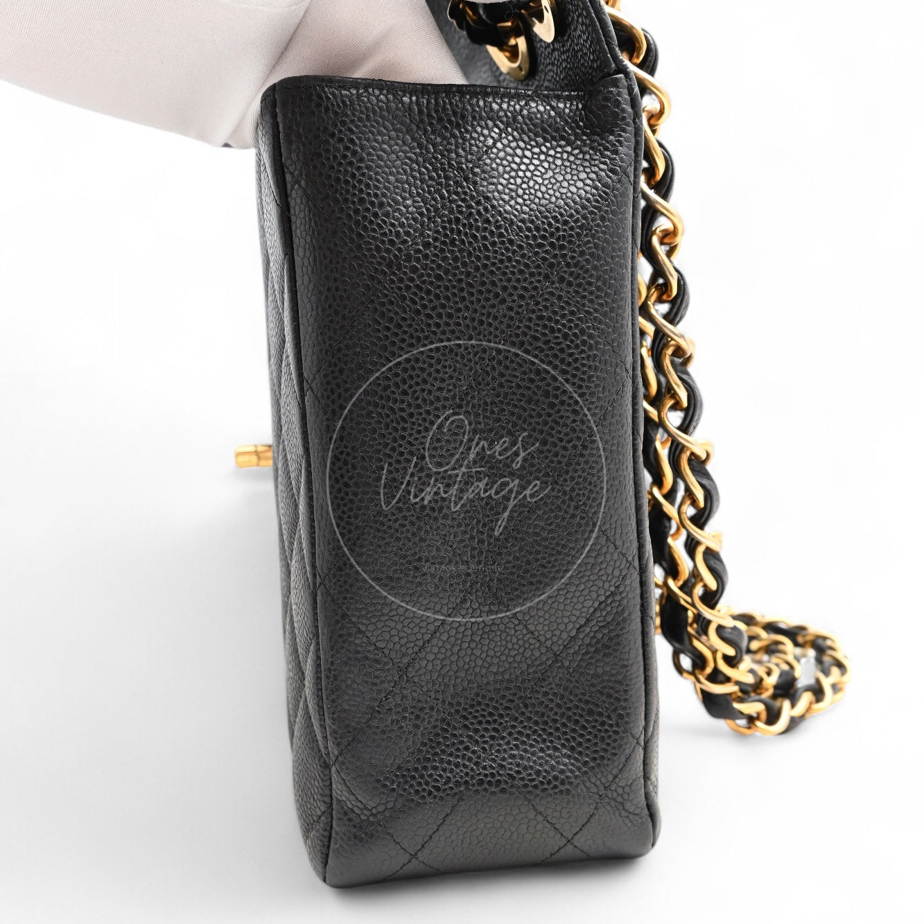[Pre-owned] Chanel Black Caviar Jumbo Classic Flap Bag