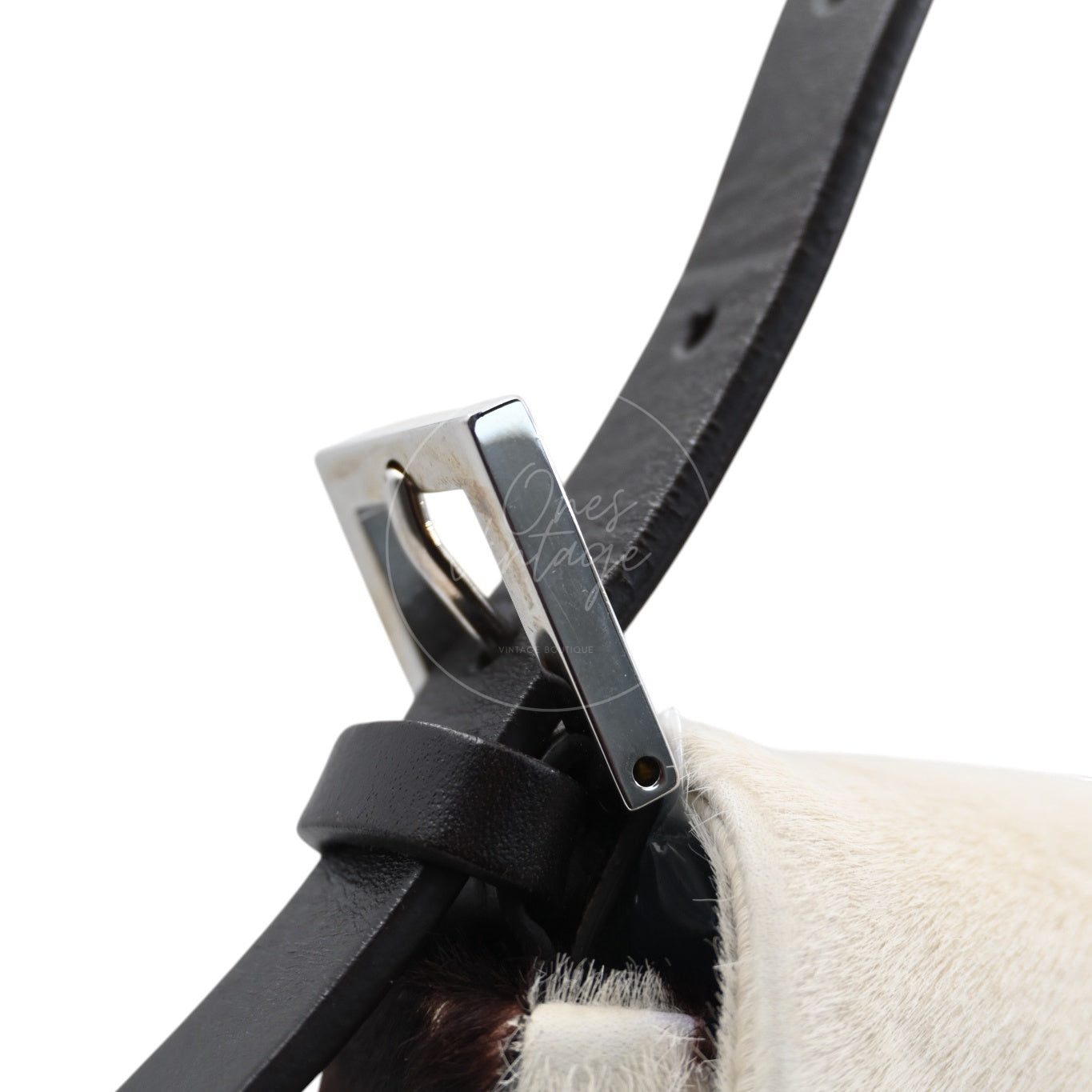 [Pre-owned] Fendi White Cow Print Pony Hair Baguette