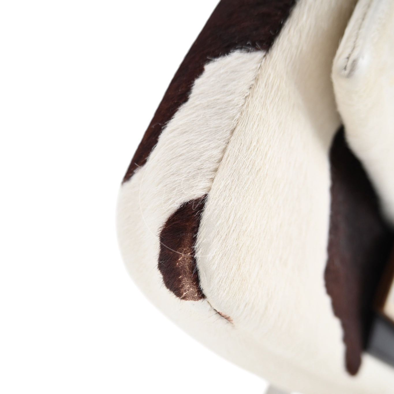 [Pre-owned] Fendi White Cow Print Pony Hair Baguette