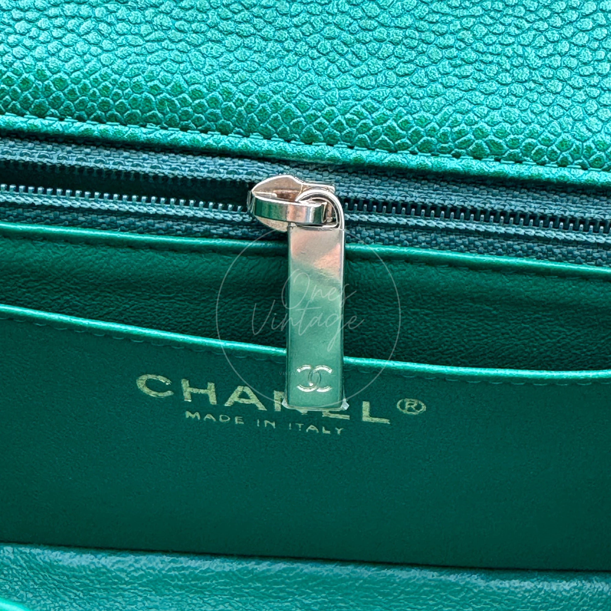 [Pre-owned] Chanel 18S Emerald Green Rectangular Mini Flap Bag Pearly Caviar