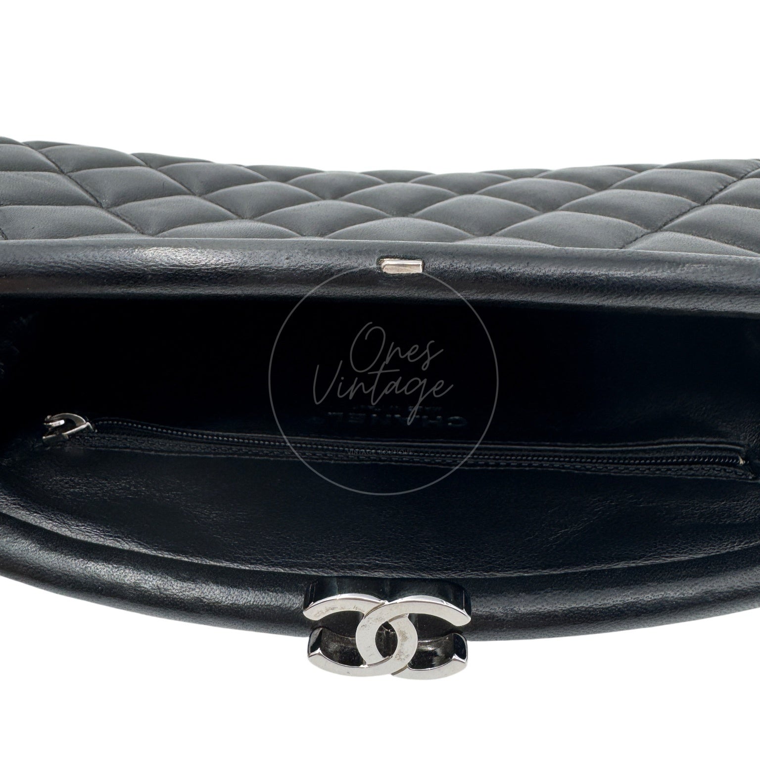[Pre-owned] Chanel Quilted Timeless Kisslock Clutch Black Lambskin Bag
