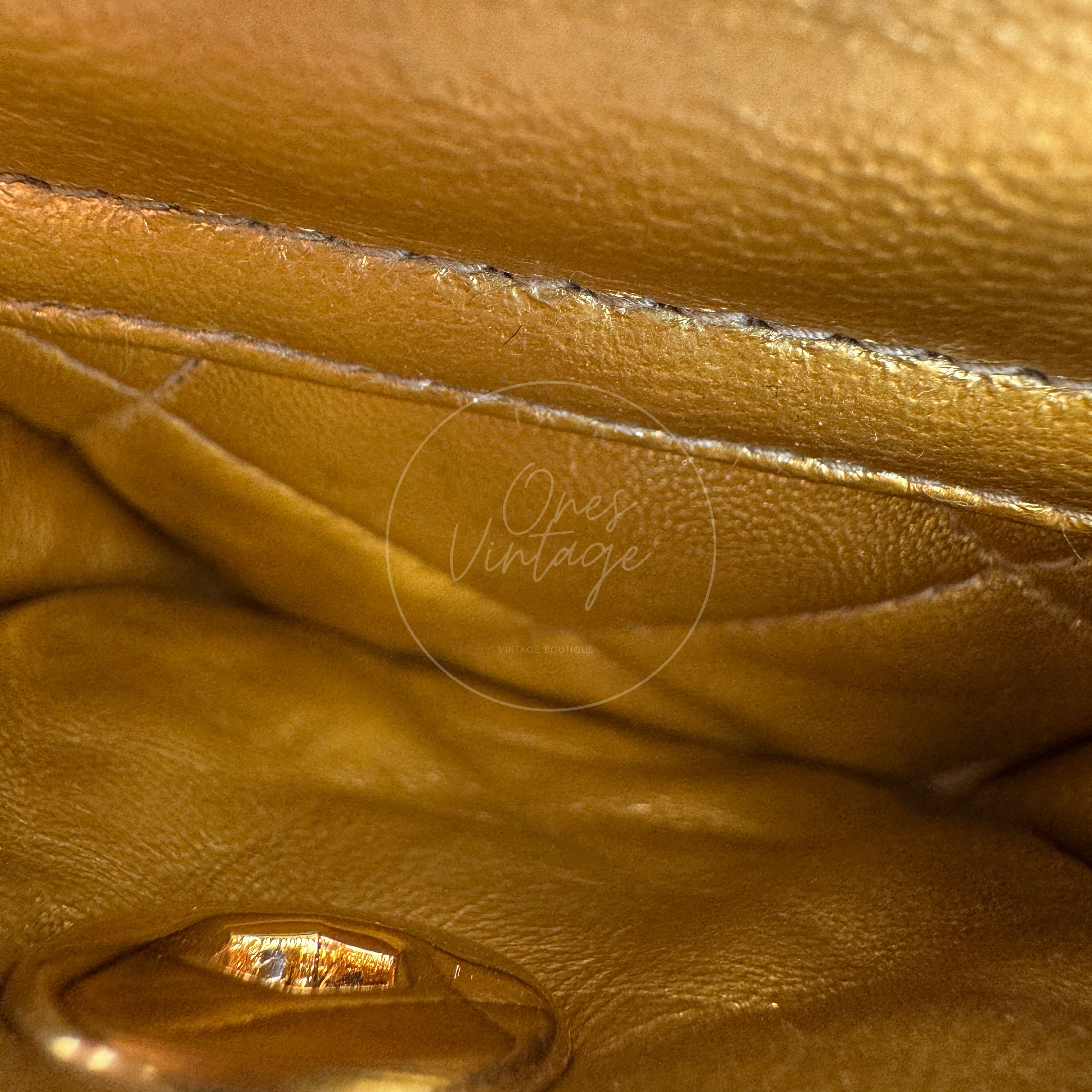 ［Pre-owned] Chanel Mini Duma in Gold Series 3