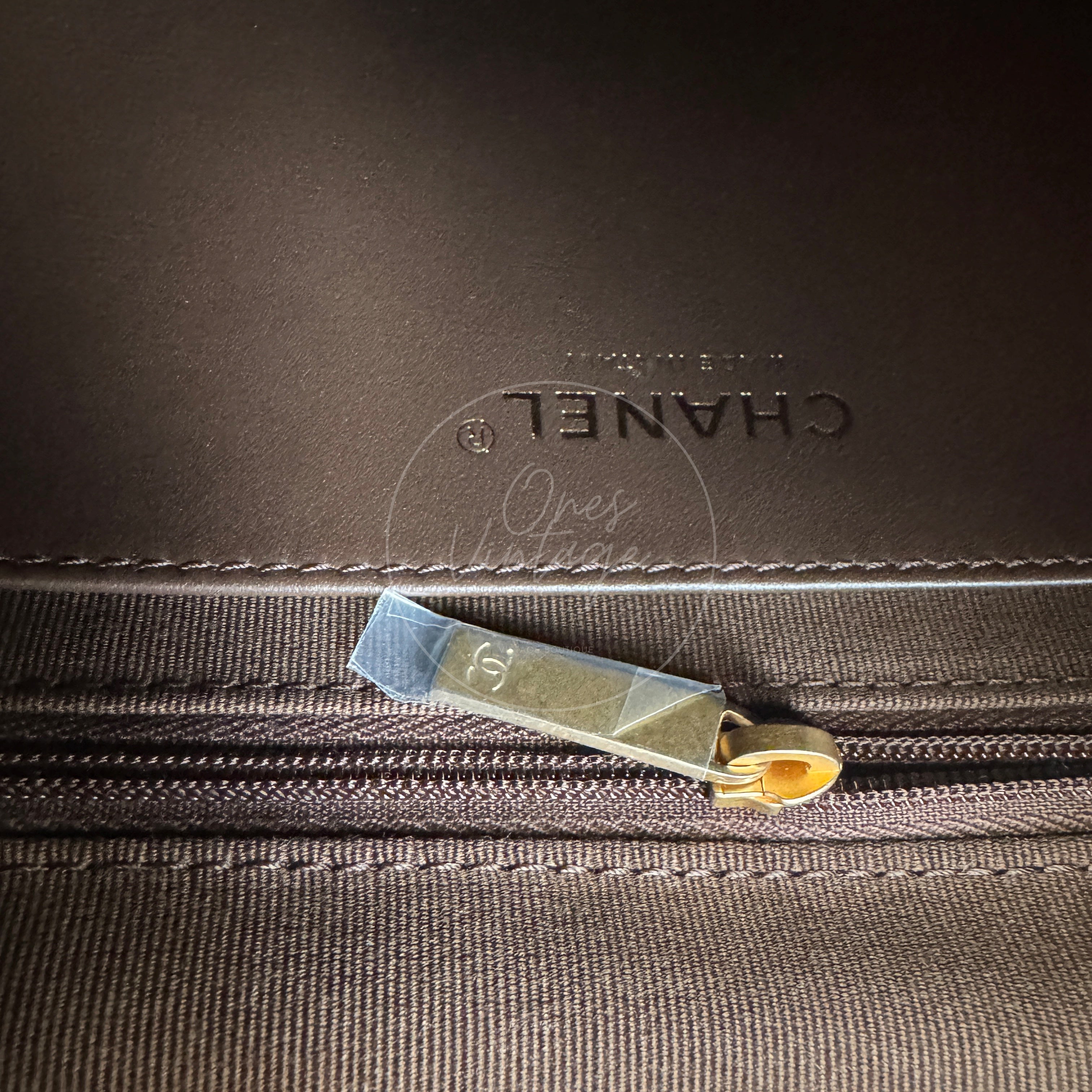 [Unused] Chanel Cruise 25/26 Maxi Suede Calfskin Lambskin Dark Brown Hobo Bag