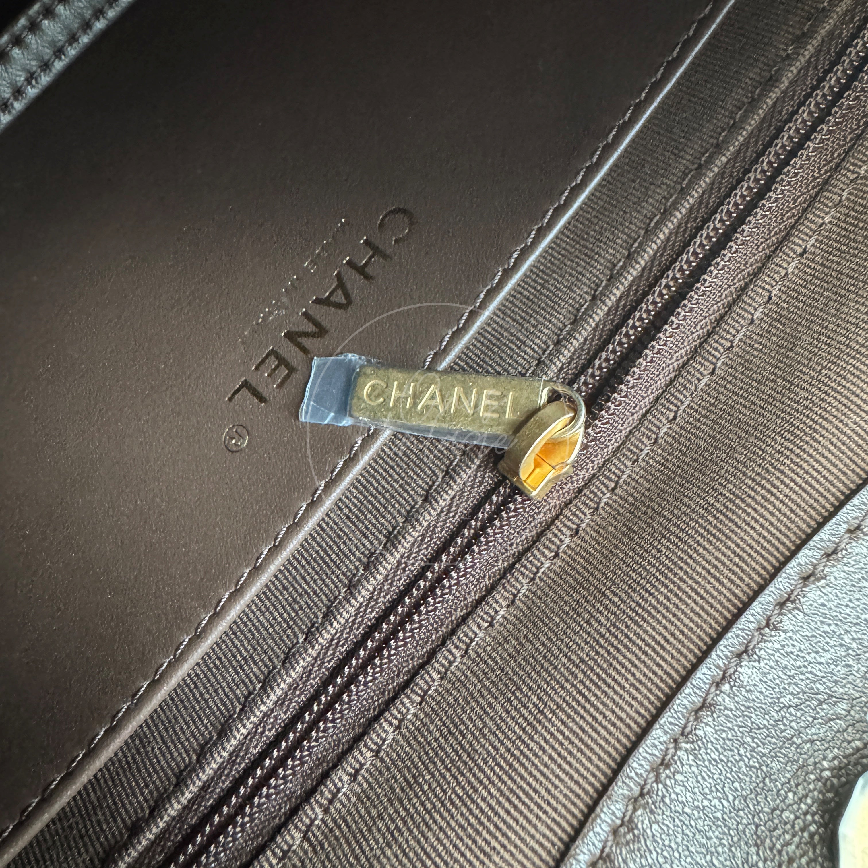 [Unused] Chanel Cruise 25/26 Maxi Suede Calfskin Lambskin Dark Brown Hobo Bag