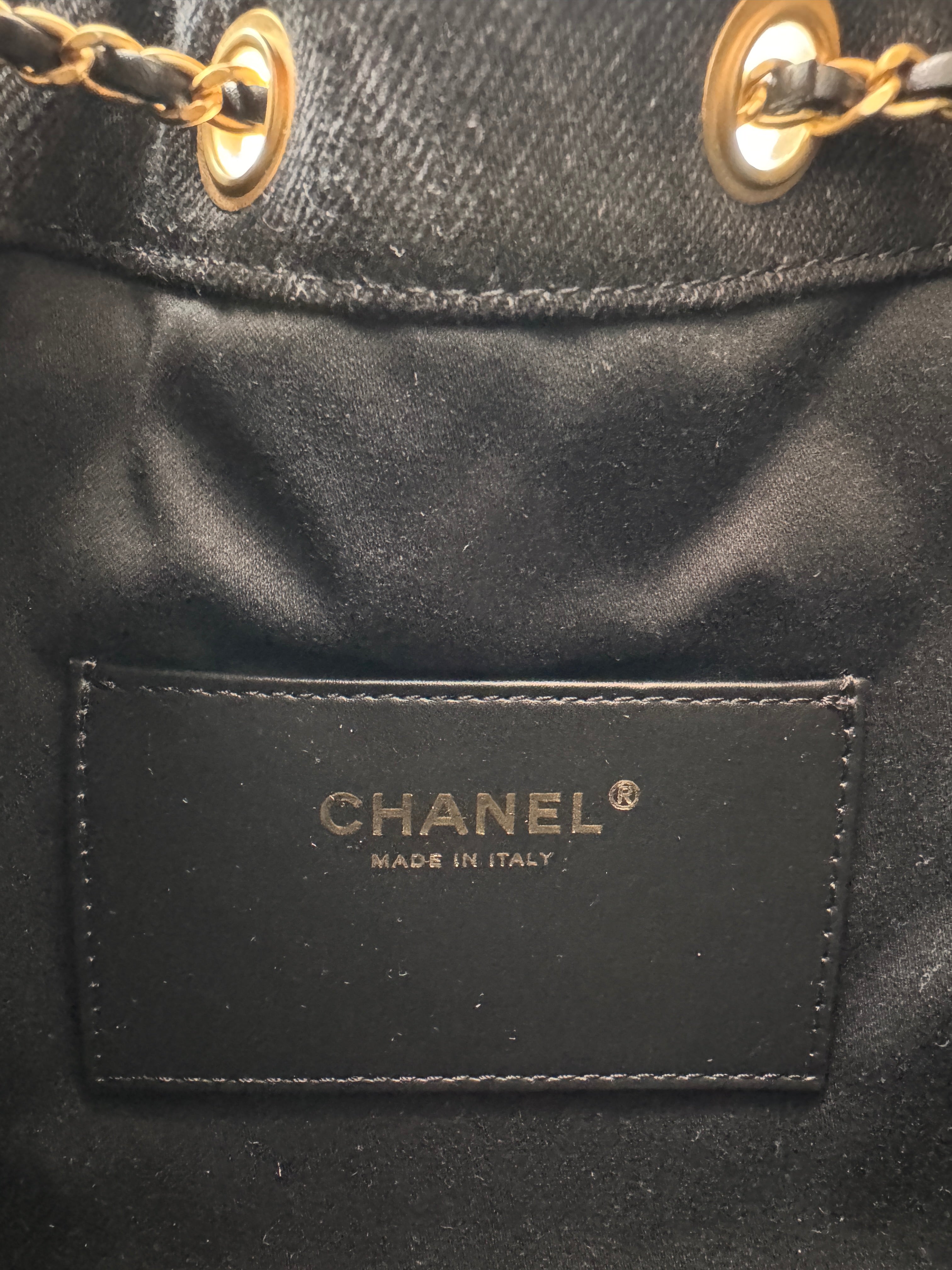 [Unused] Chanel 25 Small Black Denim Handbag