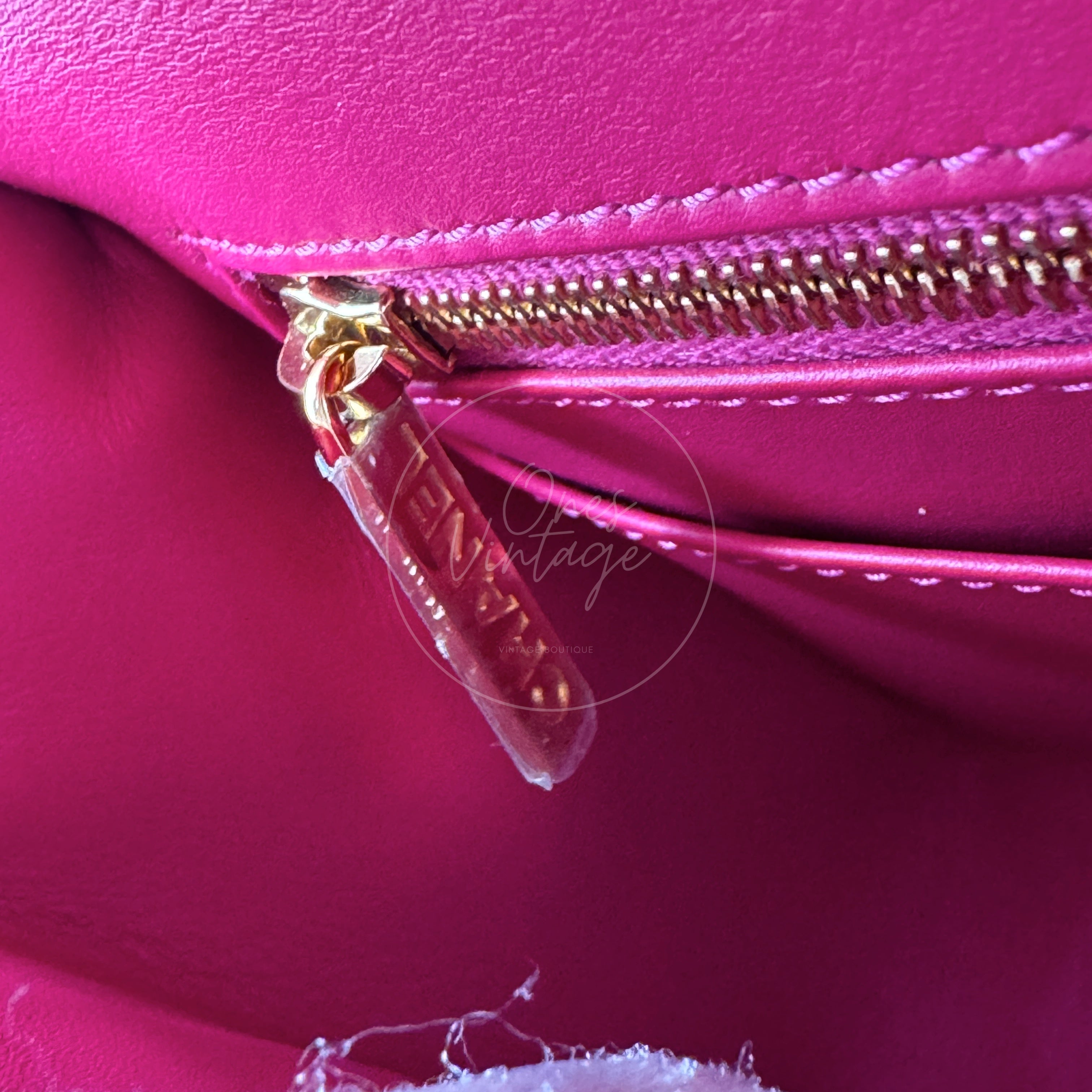 [Pre-owned] Chanel Shiny Pink Alligator GHW Medium Classic Flap Bag