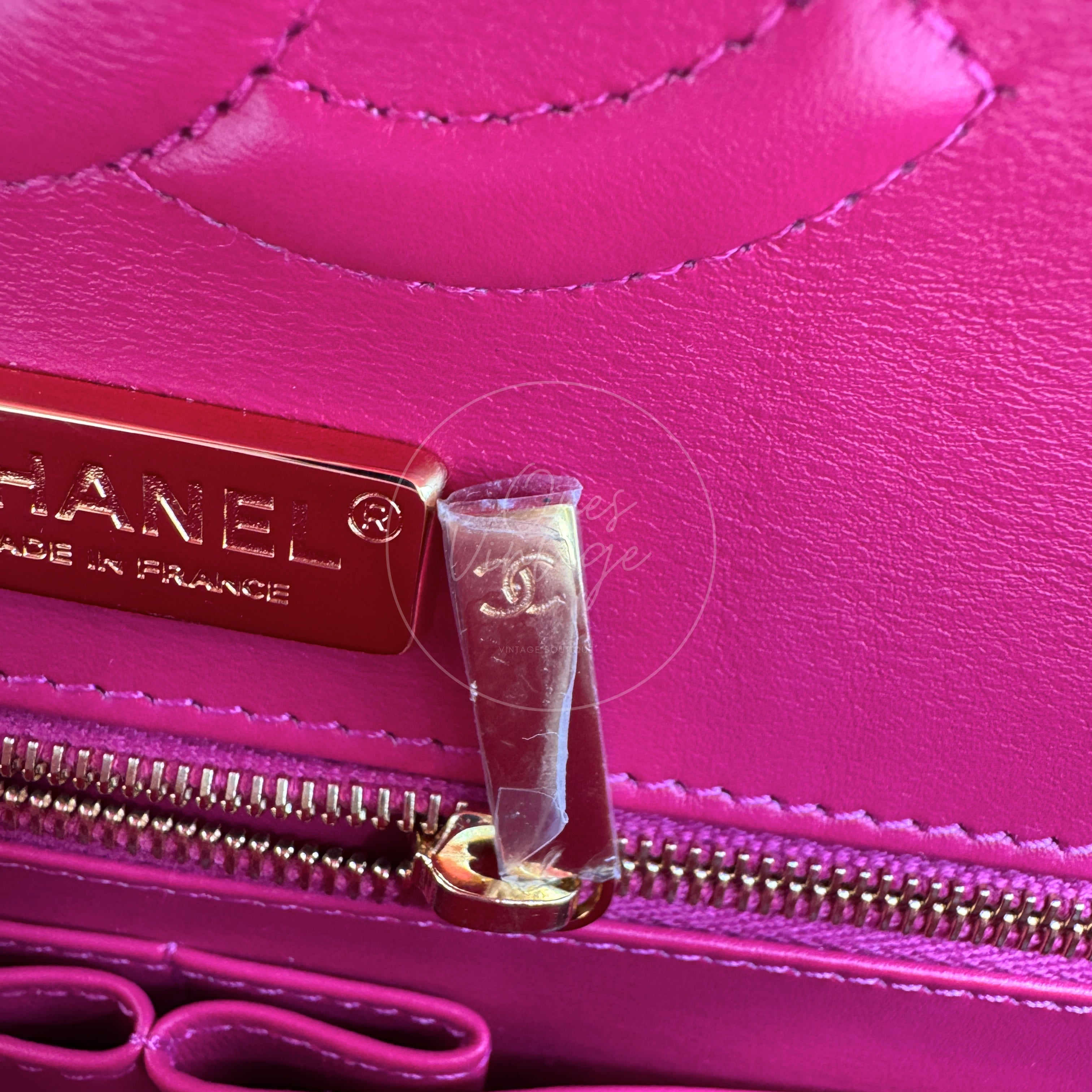 [Pre-owned] Chanel Shiny Pink Alligator GHW Medium Classic Flap Bag