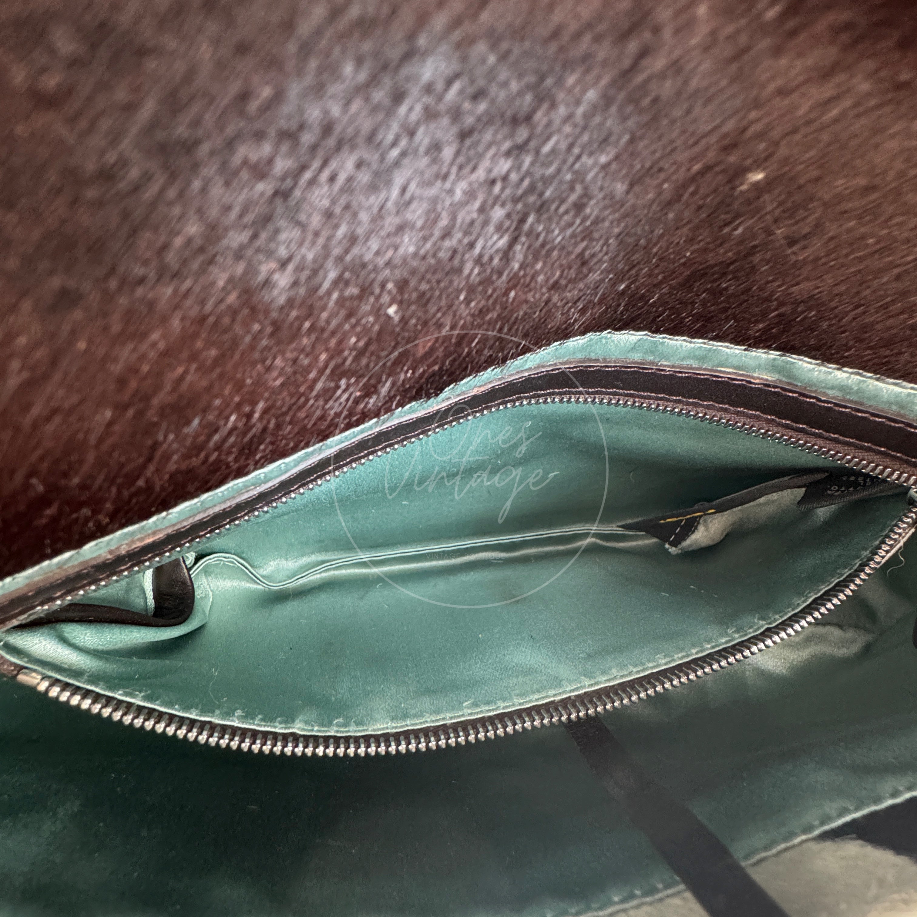 [Pre-owned] Fendi White Cow Print Pony Hair Baguette