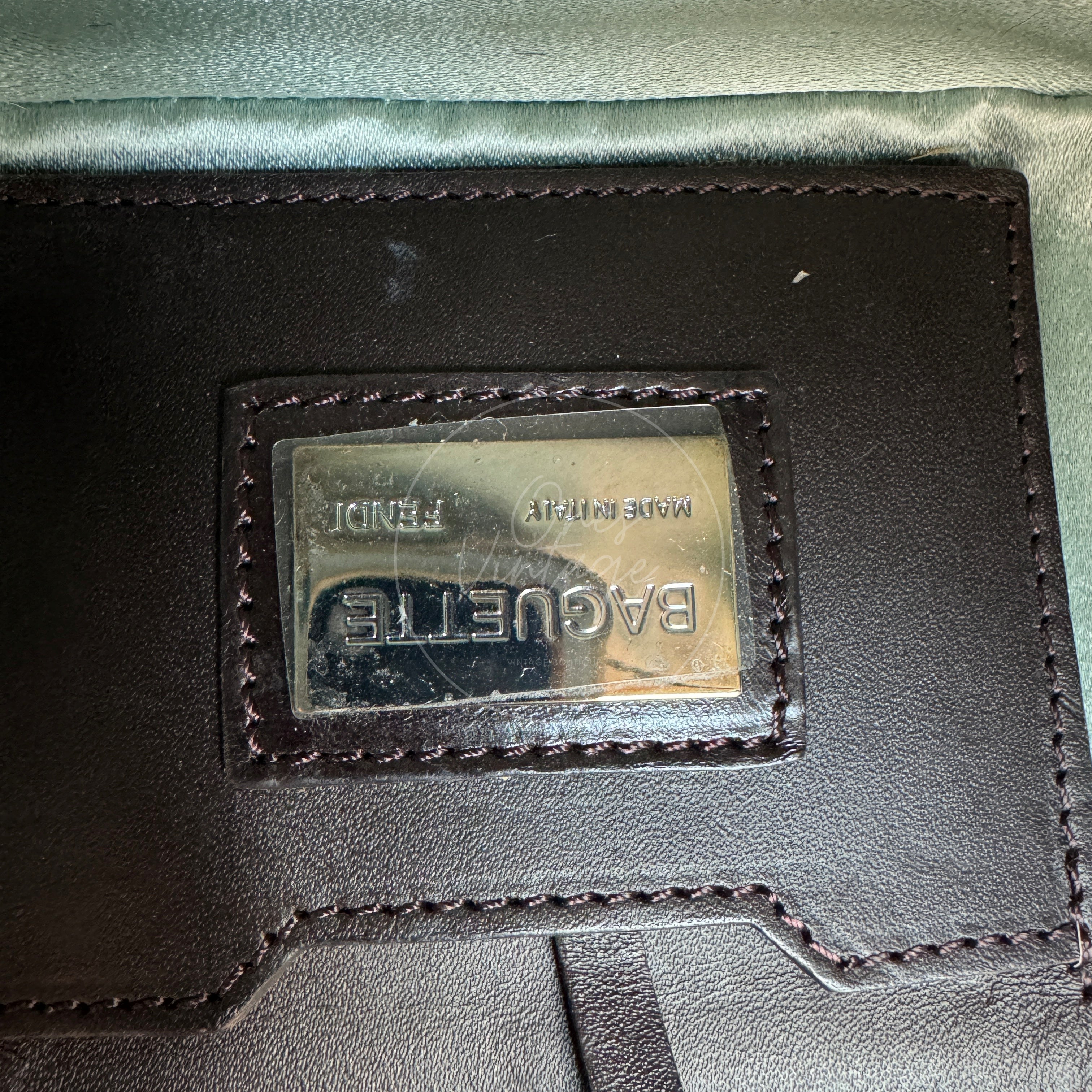 [Pre-owned] Fendi White Cow Print Pony Hair Baguette