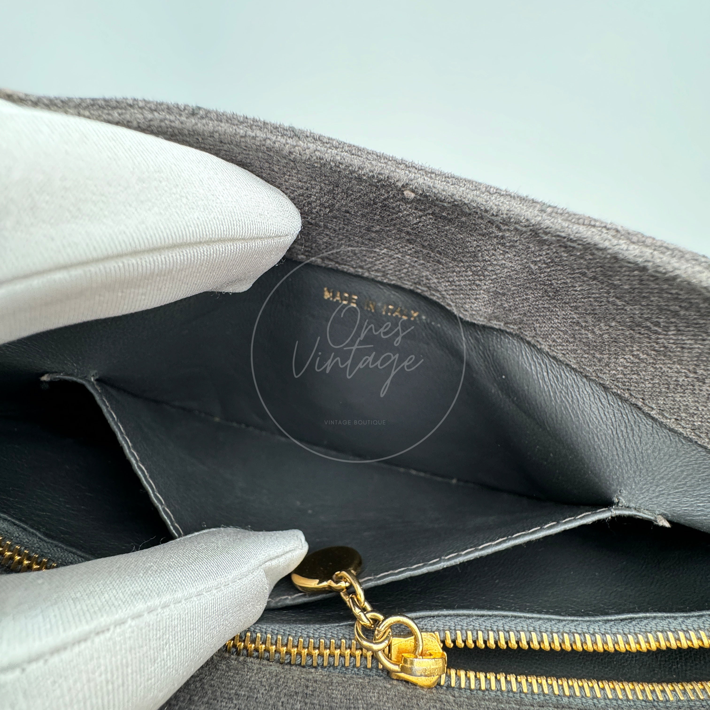 [Pre-owned] Chanel Grey Matelasse Canvas Shoulder Bag