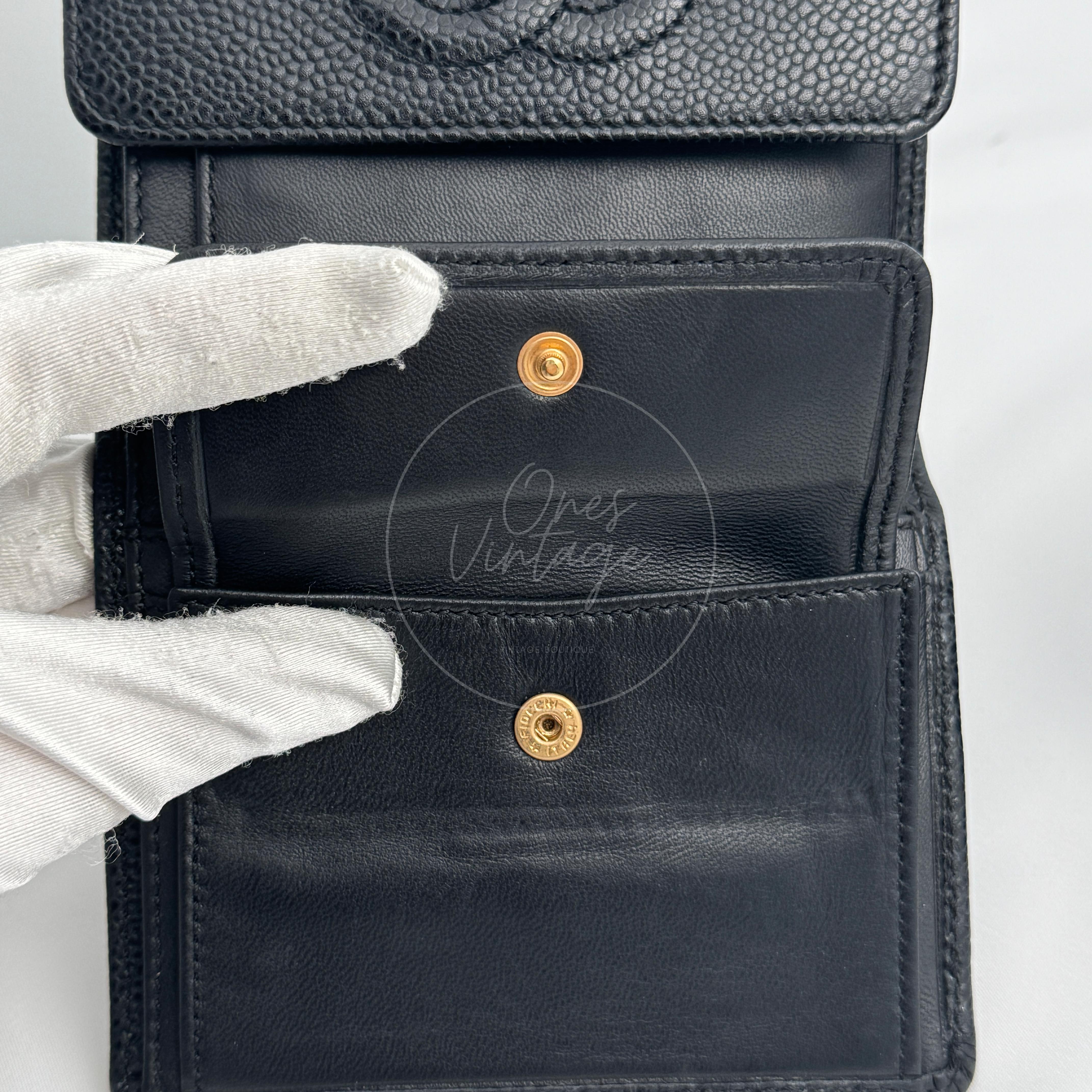[Pre-owned] Chanel Black Caviar CC Mark Trio Fold Wallet