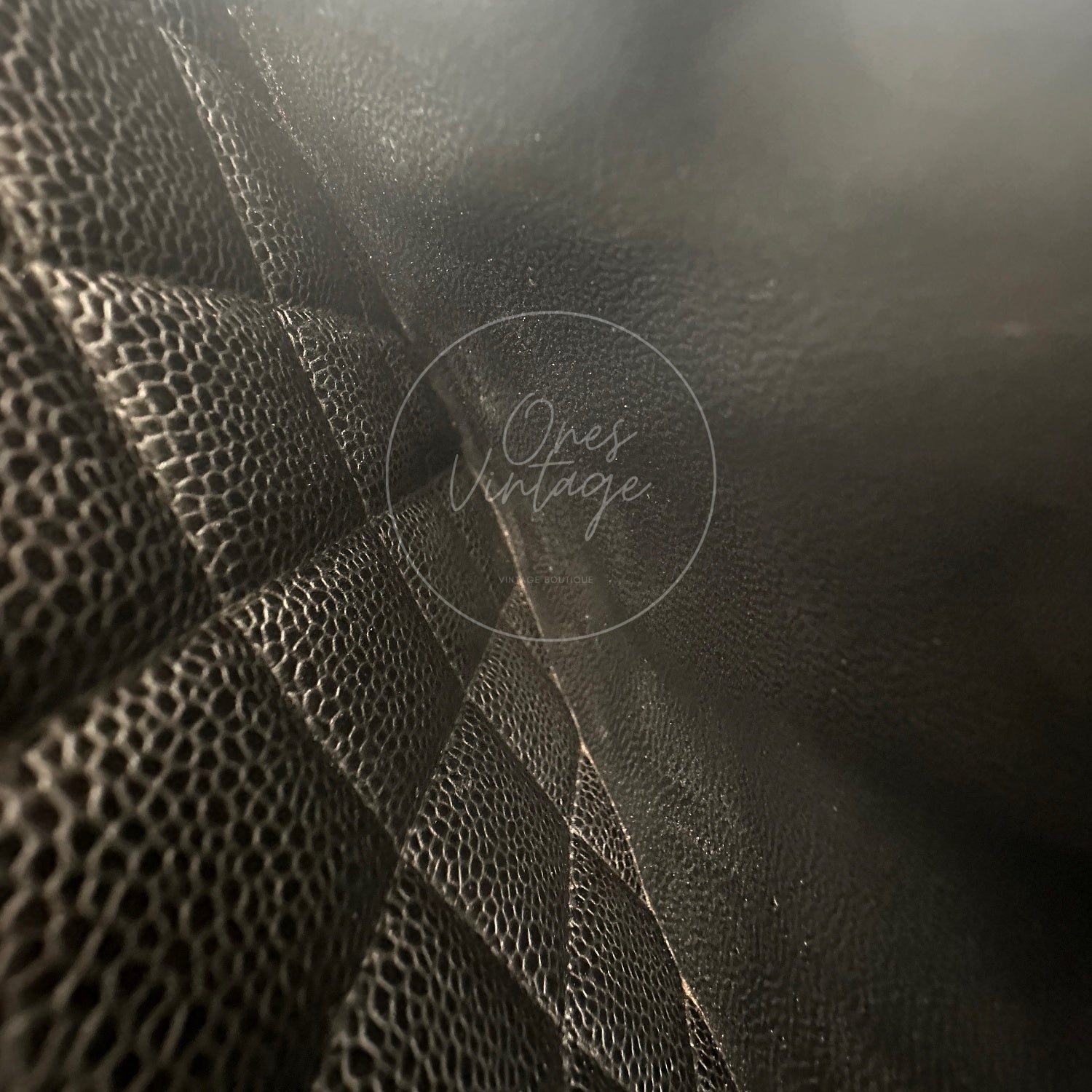 [Pre-owned] Chanel Black Caviar Jumbo Classic Flap Bag