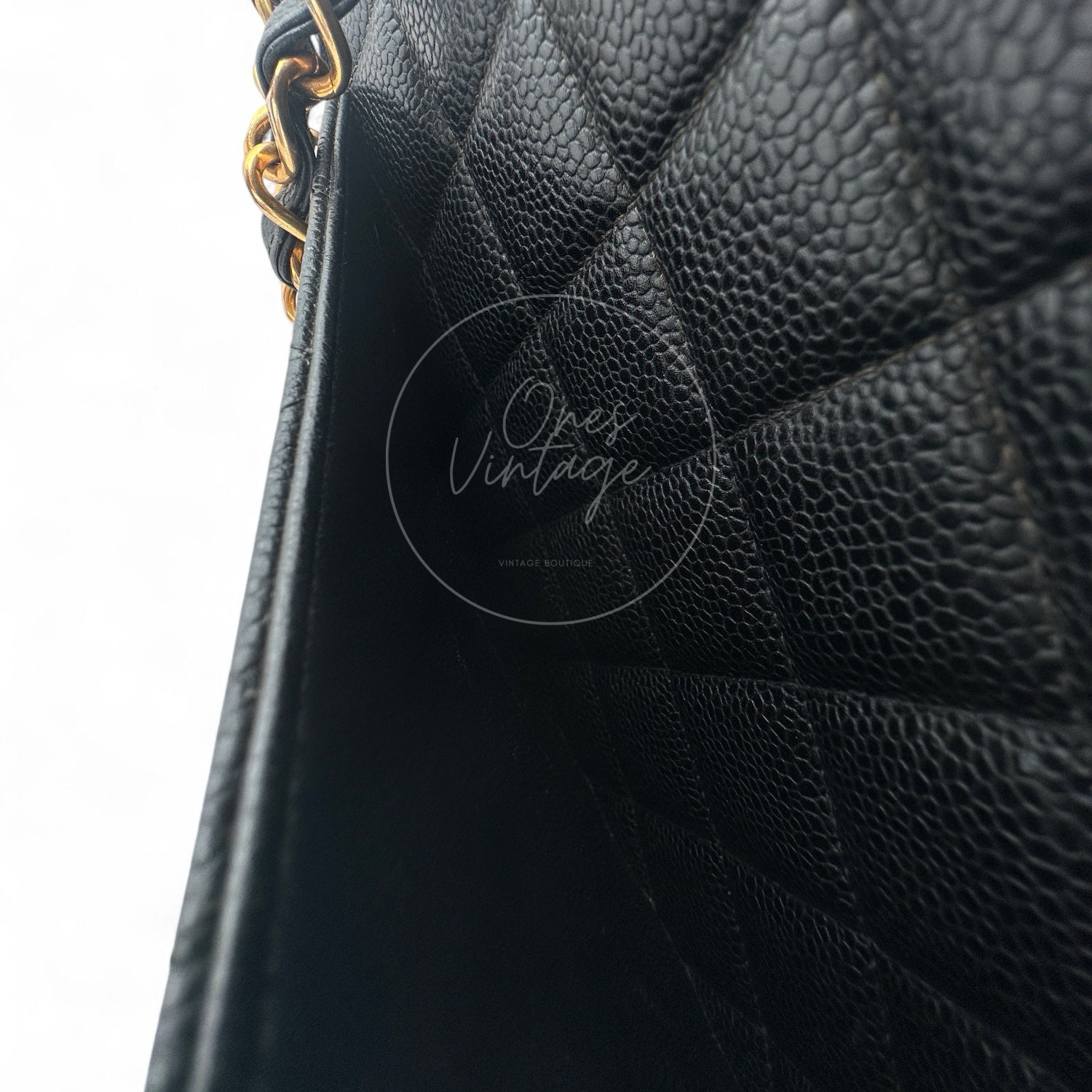 [Pre-owned] Chanel Black Caviar Jumbo Classic Flap Bag