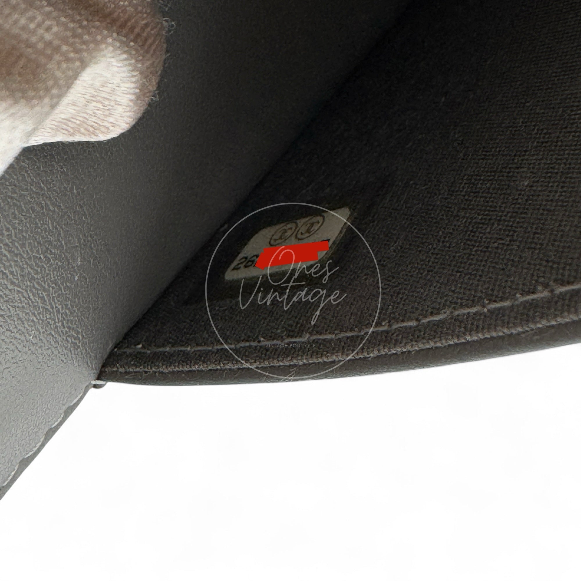 [Pre-owned] Chanel Boy Wallet On Chain WOC Gray Caviar GHW Series 26