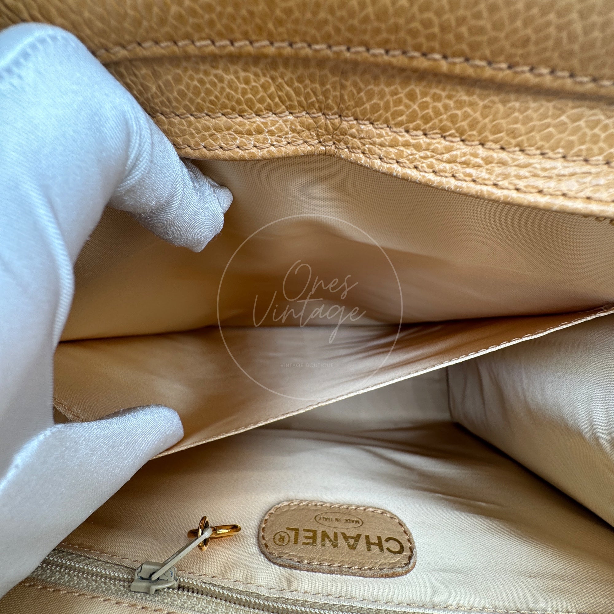 [Pre-owned] Chanel Beige Caviar Tote Bag