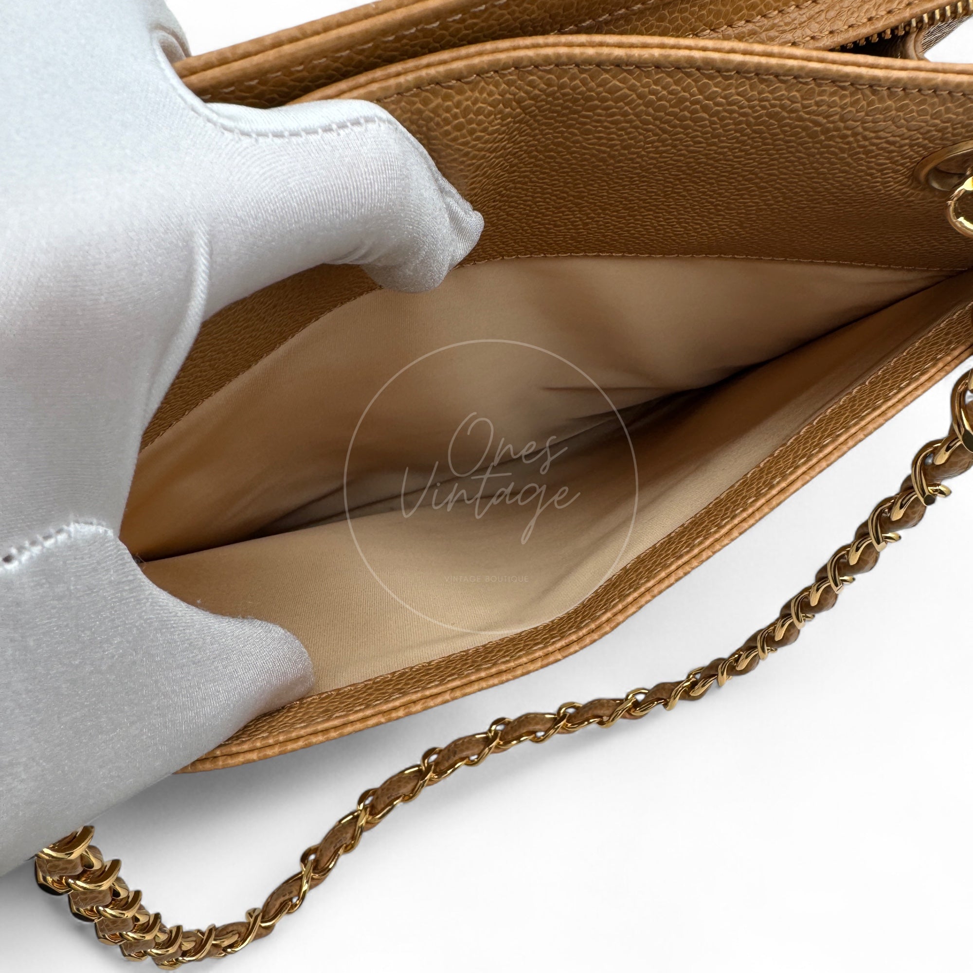 [Pre-owned] Chanel Beige Caviar Tote Bag