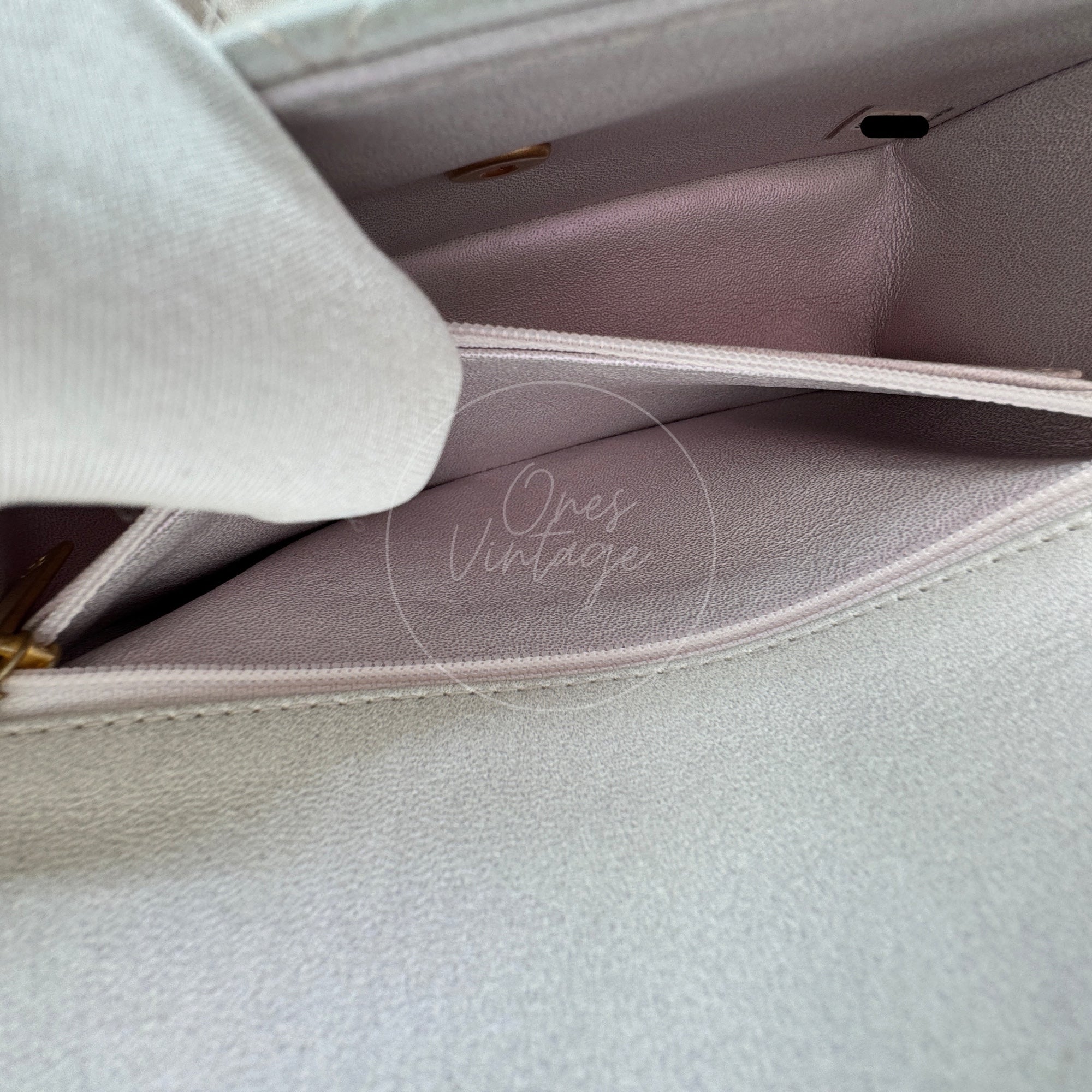 [Pre-owned] Chanel Rectangualr Mini with Handle White