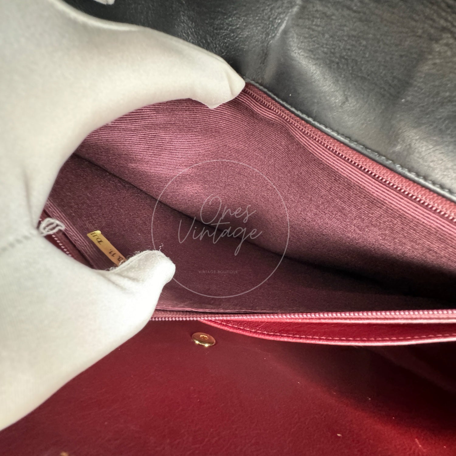[Pre-owned] Chanel Vintage Maxi CC Black lambskin Straight Flap Bag