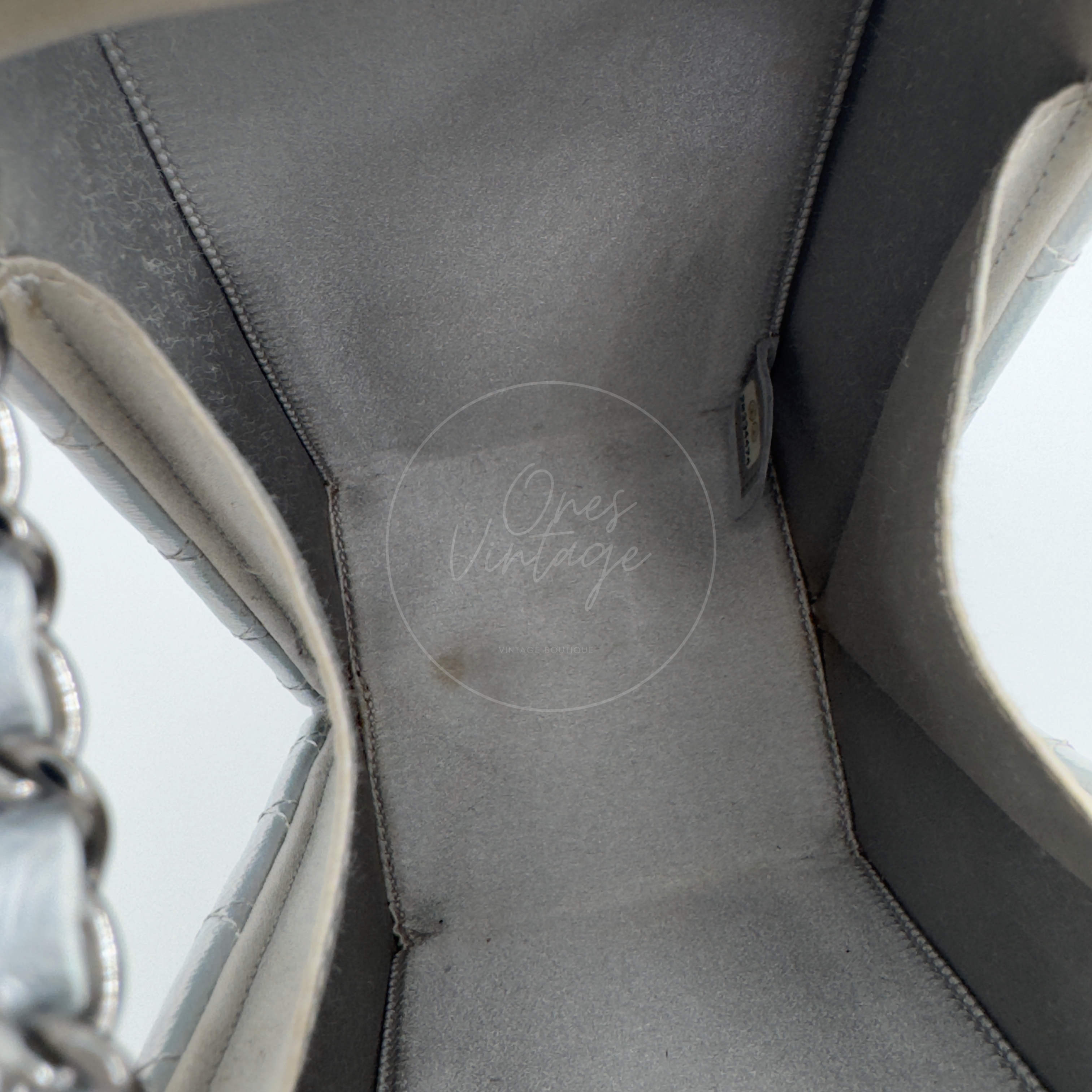 [Pre-owned] Chanel Milk Carton Iridescent Silver Goatskin Series 20 Bag