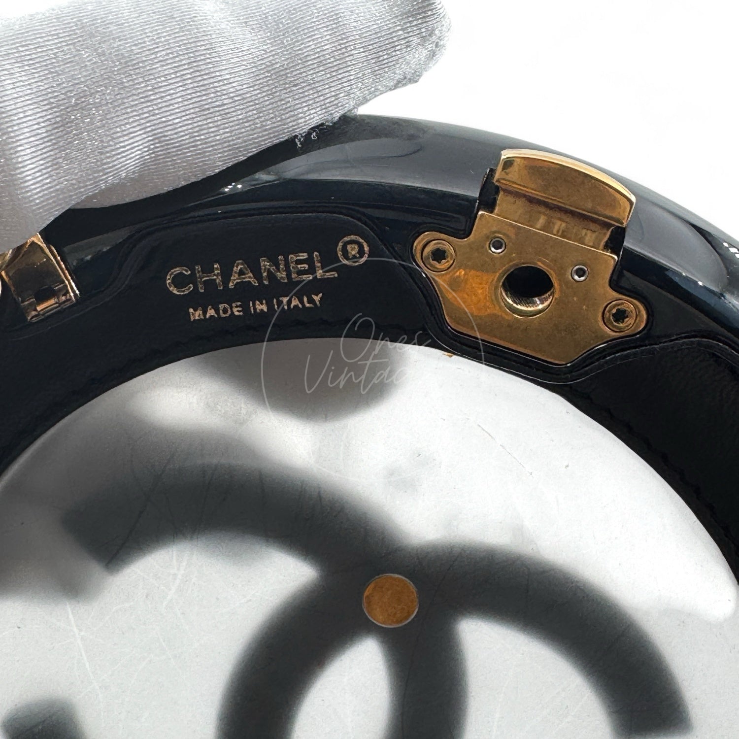 [Pre-owned] Chanel Rescue Wheel Black Resin GHW Series 25 Minaudiere Evening Bag