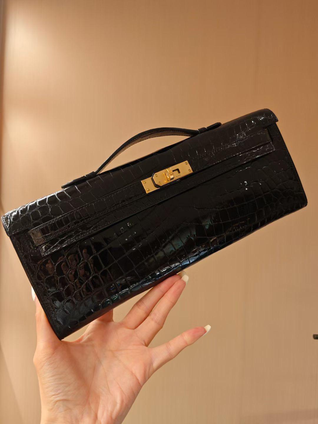 [Pre-owned] Hermes Kelly Cut Black Shiny-Croco Stamp Square R