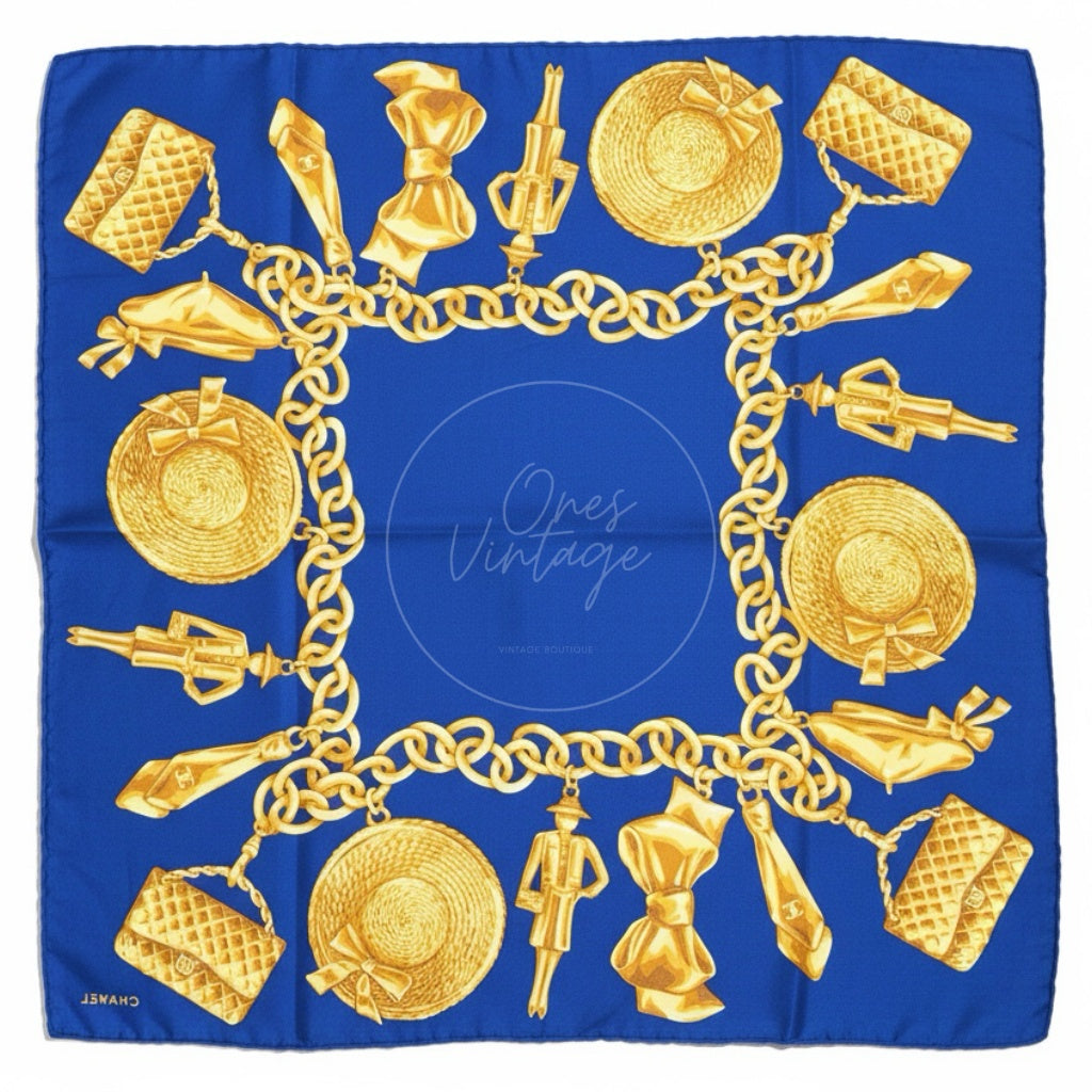[Pre-owned] Chanel Gold Charms Bracelet Pattern Navy Square Scarf