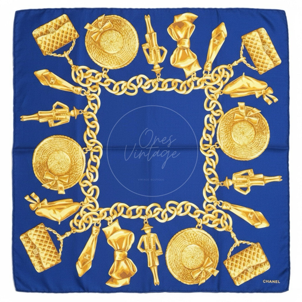[Pre-owned] Chanel Gold Charms Bracelet Pattern Navy Square Scarf